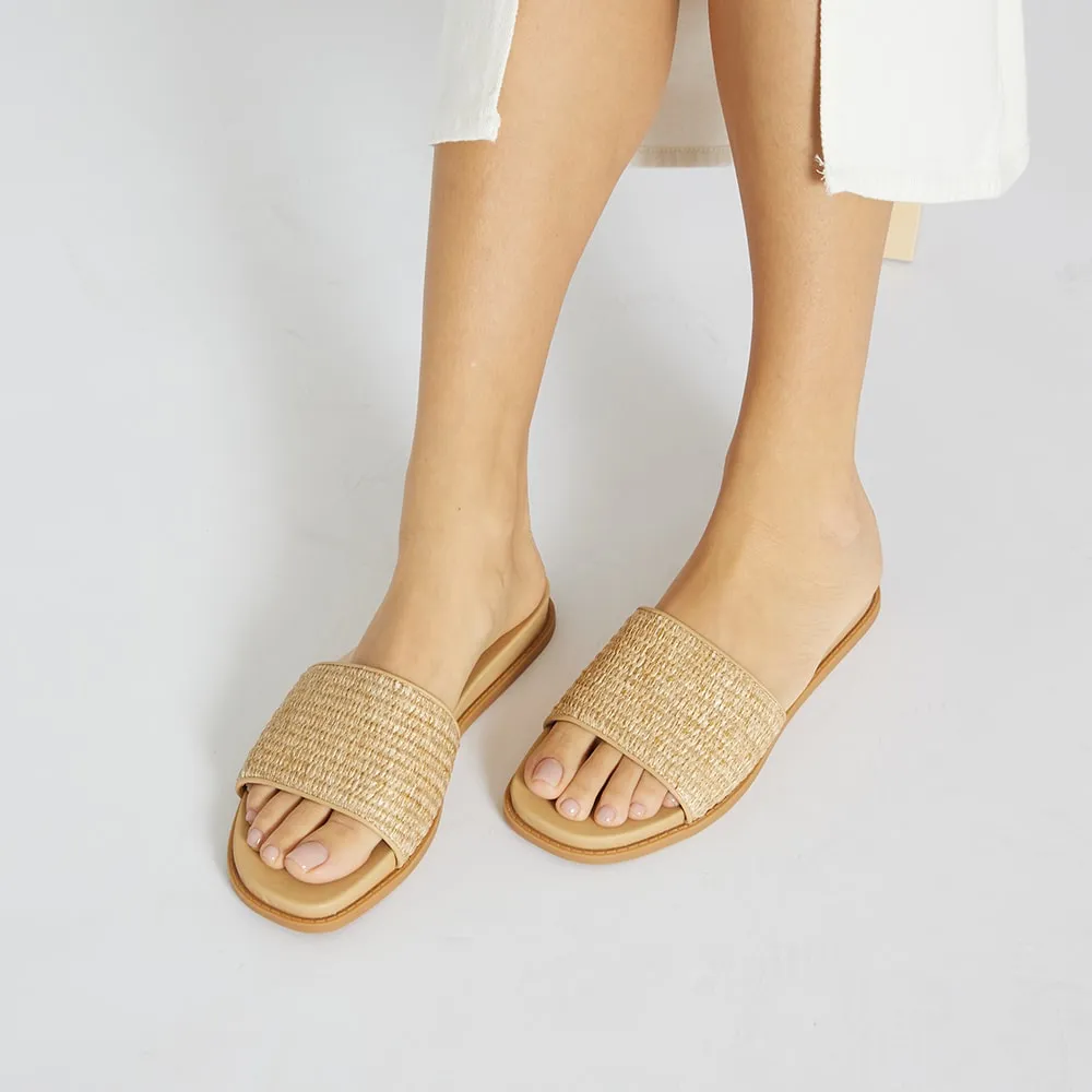 Daphne Slide in Tan Raffia