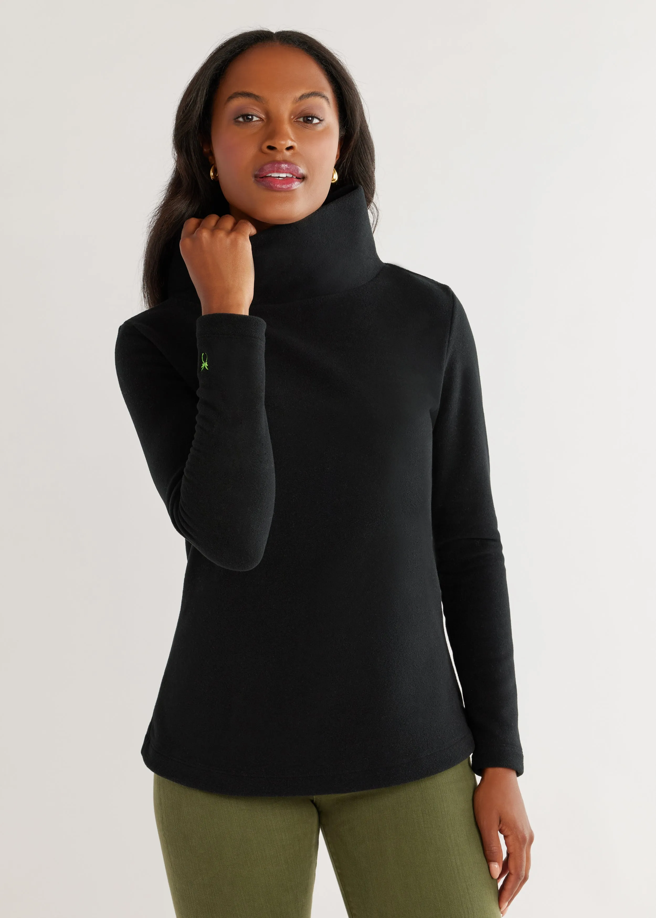 Greenpoint Turtleneck in Vello Fleece (Black)