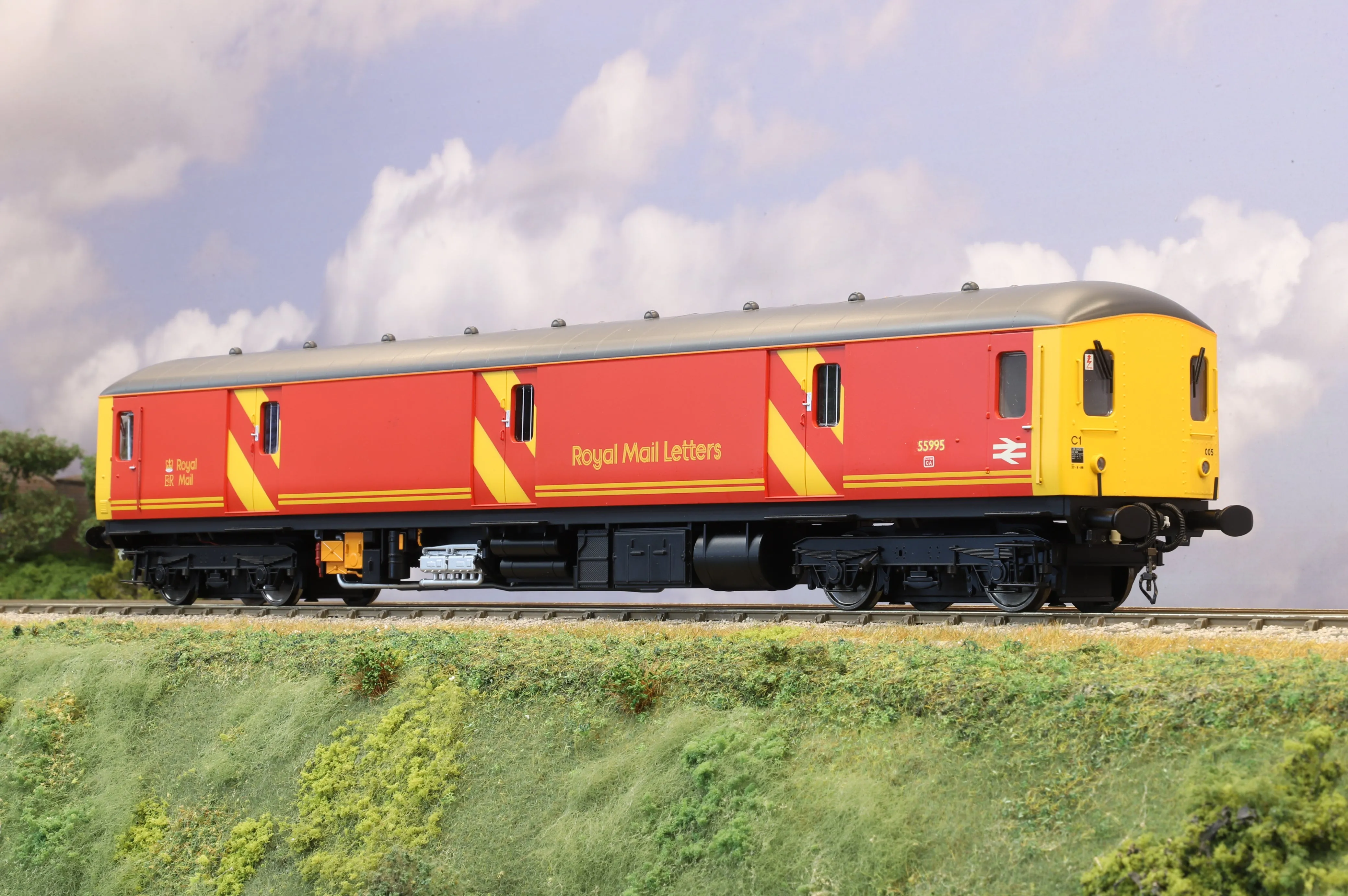 Heljan Finescale O Gauge Class 128 Diesel Parcels Unit Royal Mail Red No. 55995