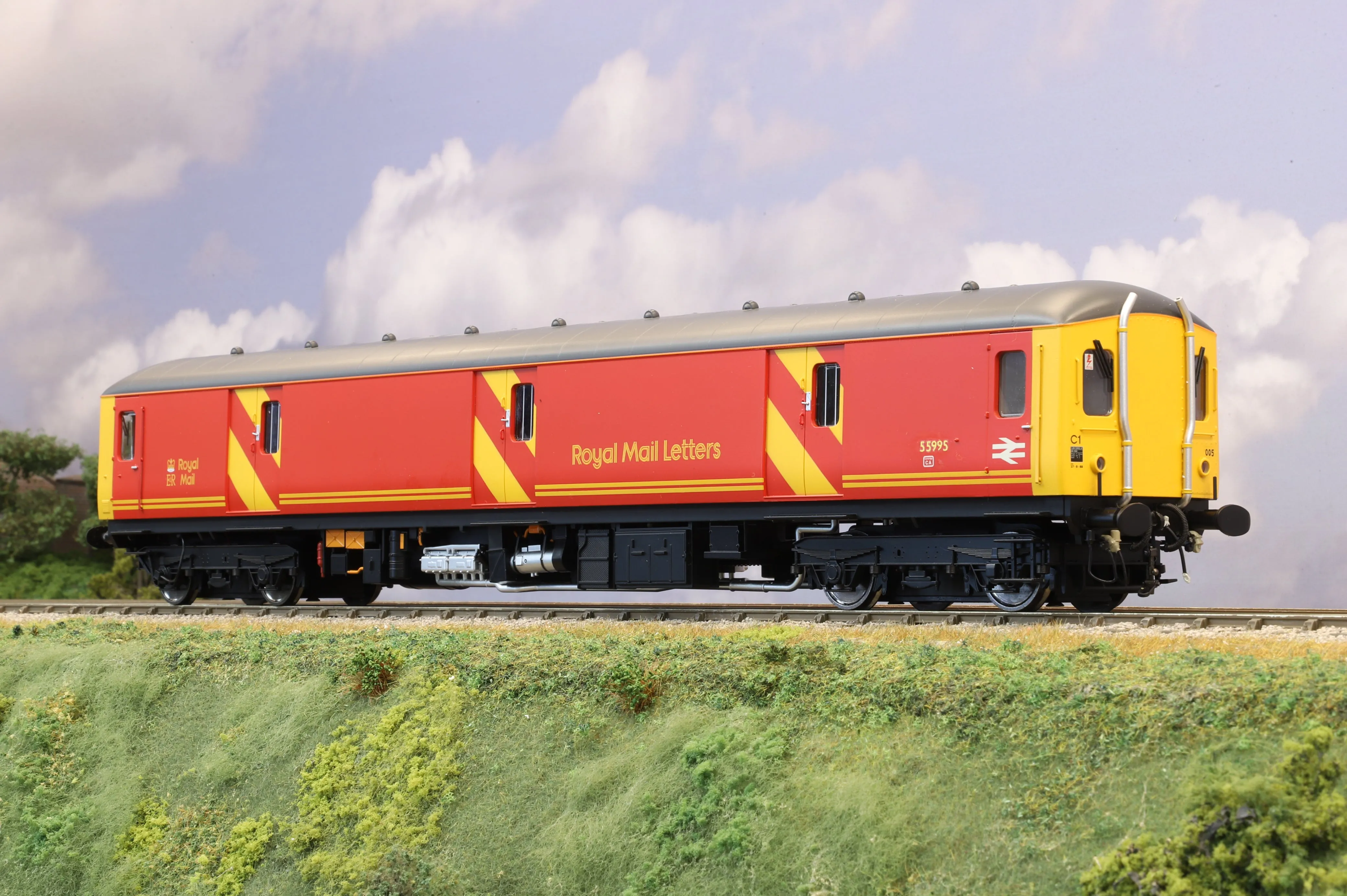 Heljan Finescale O Gauge Class 128 Diesel Parcels Unit Royal Mail Red No. 55995